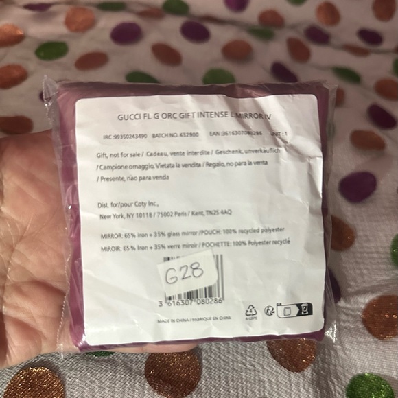 Gucci Gold Floral Beauty Double Sided Compact Mirror with Burgundy Pouch NWT - Picture 9 of 10